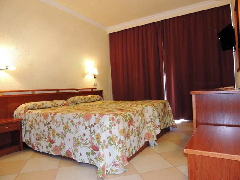 Ruleta Augustus Hotel Salou Bagian luar foto
